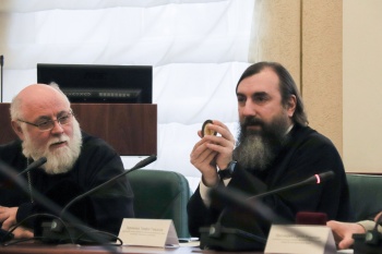 Иеромонах Трифон (Умалатов) принял участие в заседание оргкомитета конкурса «За нравственный подвиг учителя» в правительстве Калининградской области