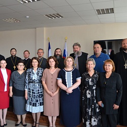 Иеромонах Трифон (Умалатов) принял участие в заседании Экспертной и Конкурсной комиссий конкурса «За нравственный подвиг учителя»