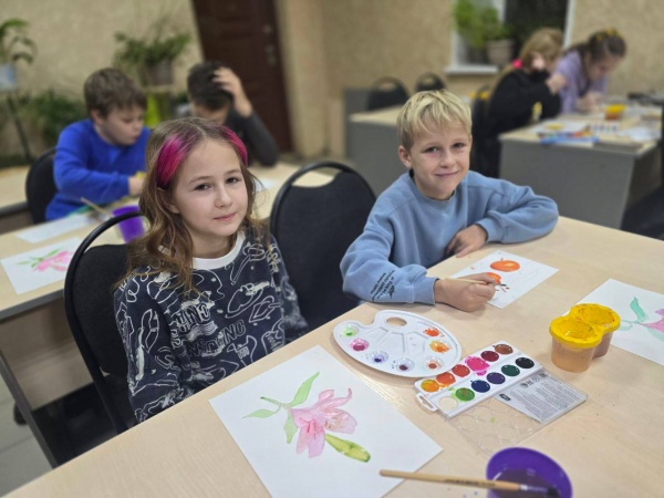 В Канской епархии прошли мастер-классы от преподавателя Академии акварели и изящных искусств Сергея Андрияки