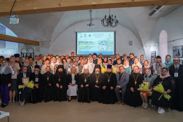 В Старицком монастыре состоялась торжественная церемония закрытия XX Образовательных чтений Центрального федерального округа В Старицком монастыре состоялась торжественная церемония закрытия XX Образовательных чтений Центрального федерального округа