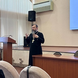 Иеромонах Трифон (Умалатов) провёл открытый семинар для педагогов Кузбасса в рамках XXVII Иоанновских образовательных чтений