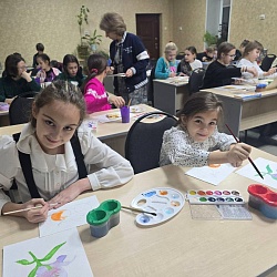 В Канской епархии прошли мастер-классы от преподавателя Академии акварели и изящных искусств Сергея Андрияки